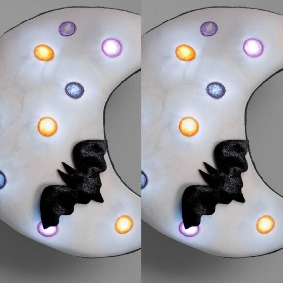 Hyde & Eek Light up Moon Pillow New - Picture 1 of 3